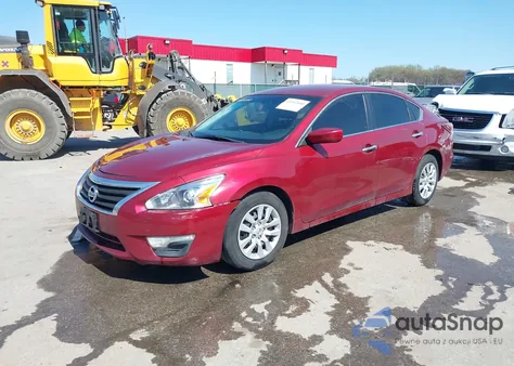 2015 Nissan Altima 2.5 S z USA, uszkodzony, nr VIN 1N4AL3AP1FN327162